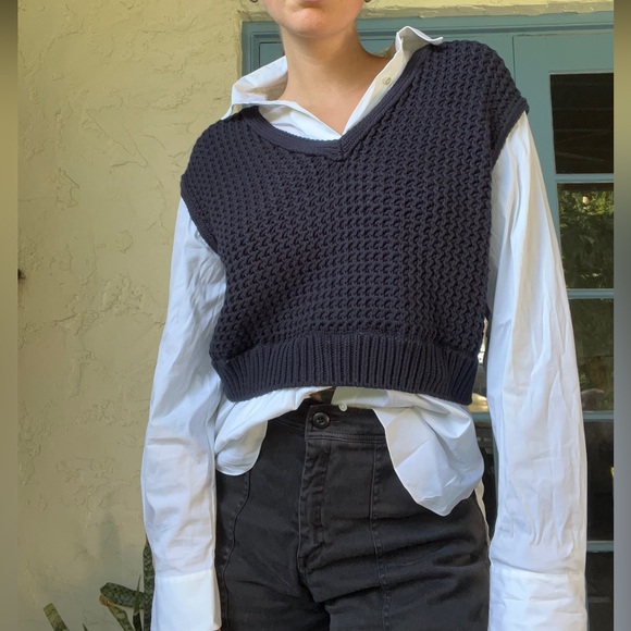 Love this top! Super great staple, I just didn’t wear it enough - Picture 3 of 4